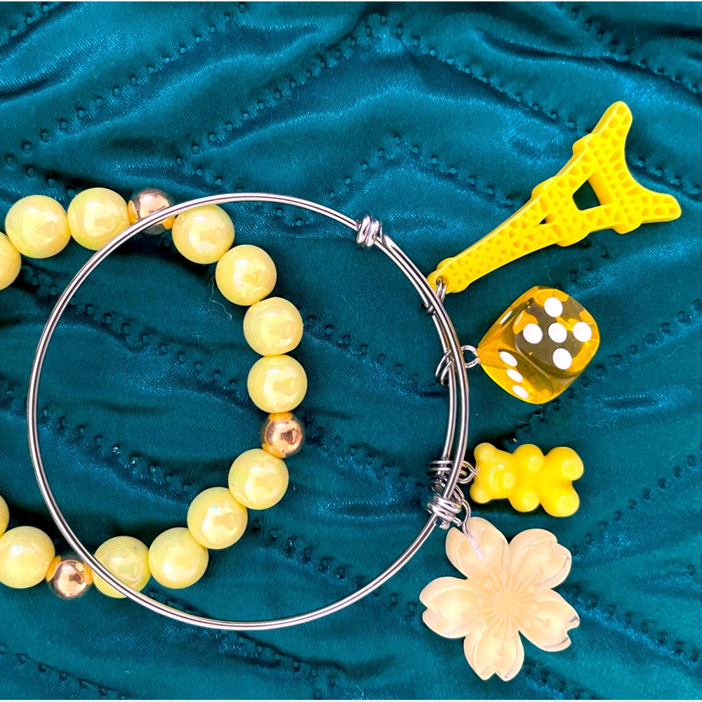 💛🌼Yellow wire bracelets 🌼💛